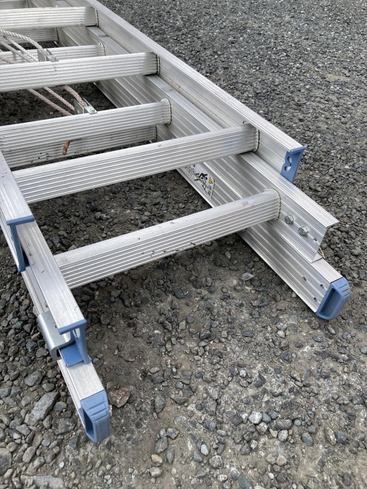 006□おすすめ品・即決価格・草加店引取限定商品□ハセガワ アルミ3連はしご HC32.0-80 全長7m86cm_画像7