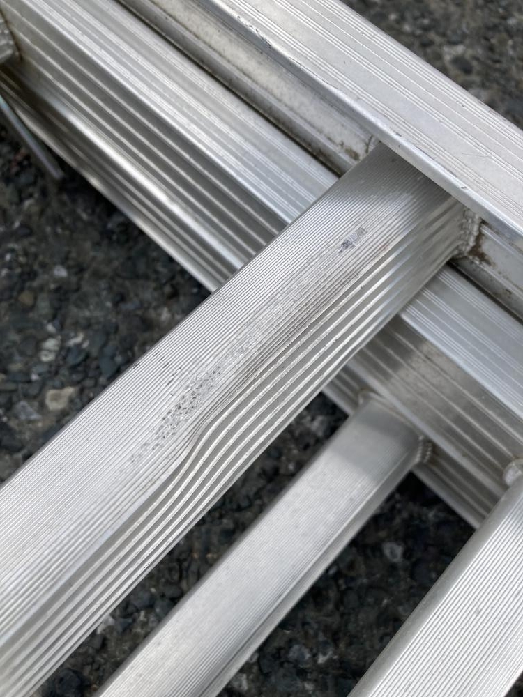 006□おすすめ品・即決価格・草加店引取限定商品□ハセガワ アルミ3連はしご HC32.0-80 全長7m86cm_画像8