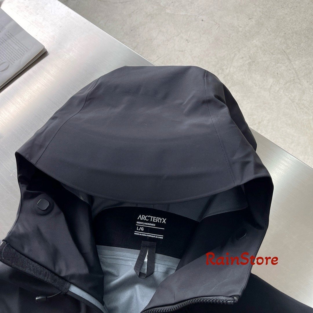 ARC'TERYX メンズマウンテンパーカー ブルゾン Alphaシリーズ SV ブラック Sサイズ 防水ジャケット ウインドブレーカー GORE-TEX PRO_画像4