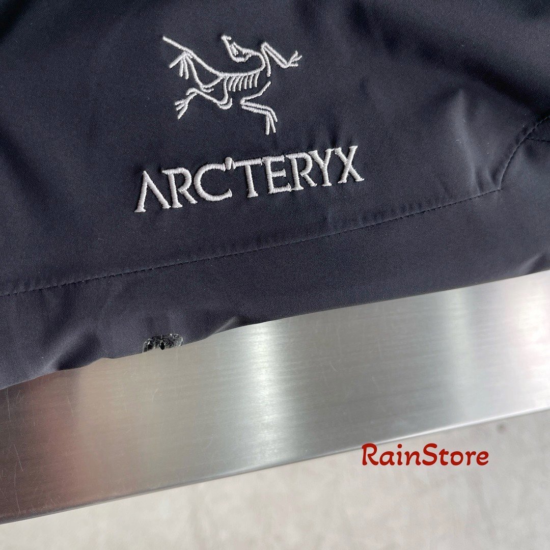 ARC'TERYX メンズマウンテンパーカー ブルゾン Alphaシリーズ SV ブラック Sサイズ 防水ジャケット ウインドブレーカー GORE-TEX PRO_画像5