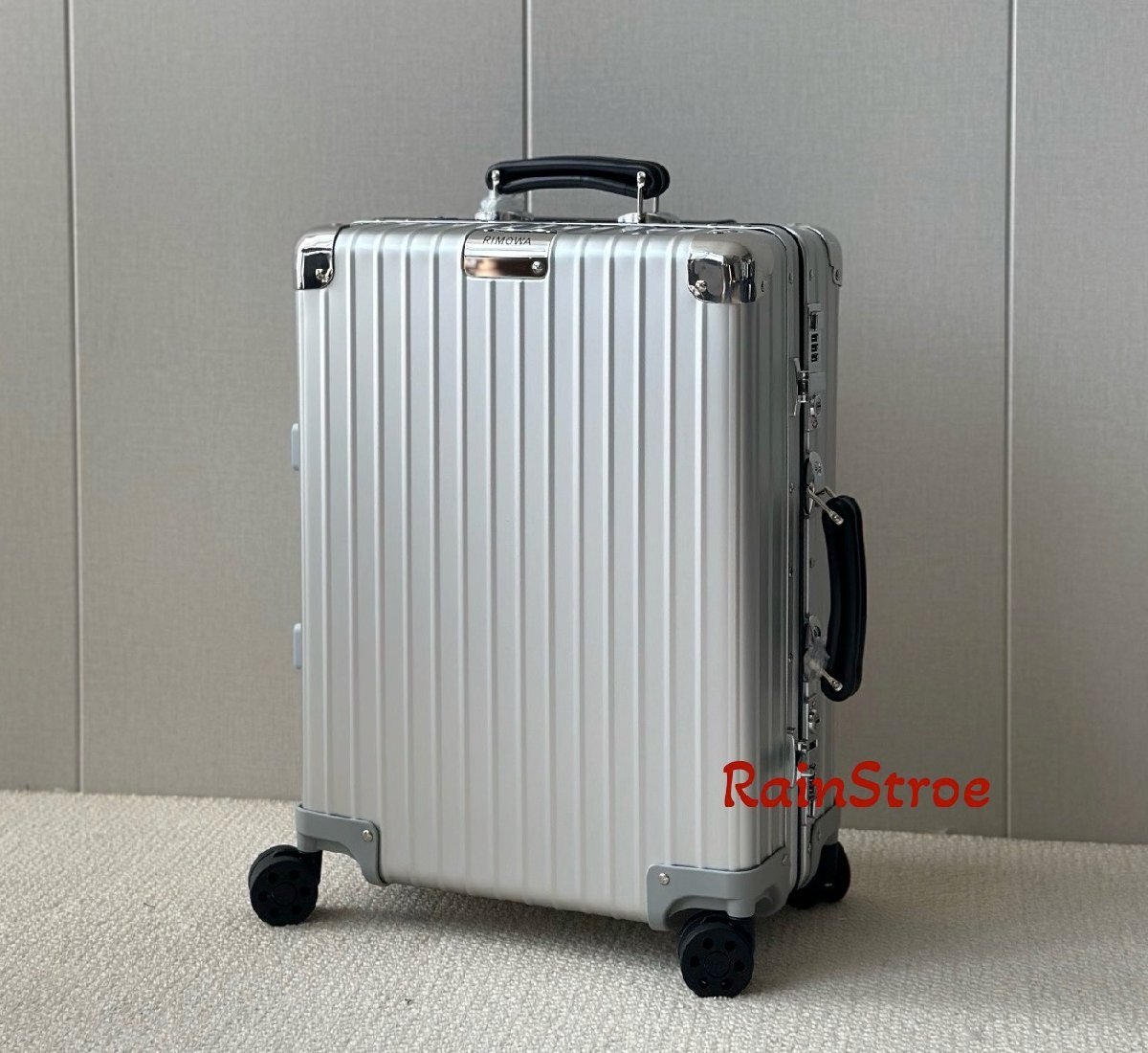 スーツケース RIMOWA リモワ Classic 973シリーズ キャビン 21インチ 33リットル シルバー ユニセックス キャリーケース 機内持ち込み可の画像2