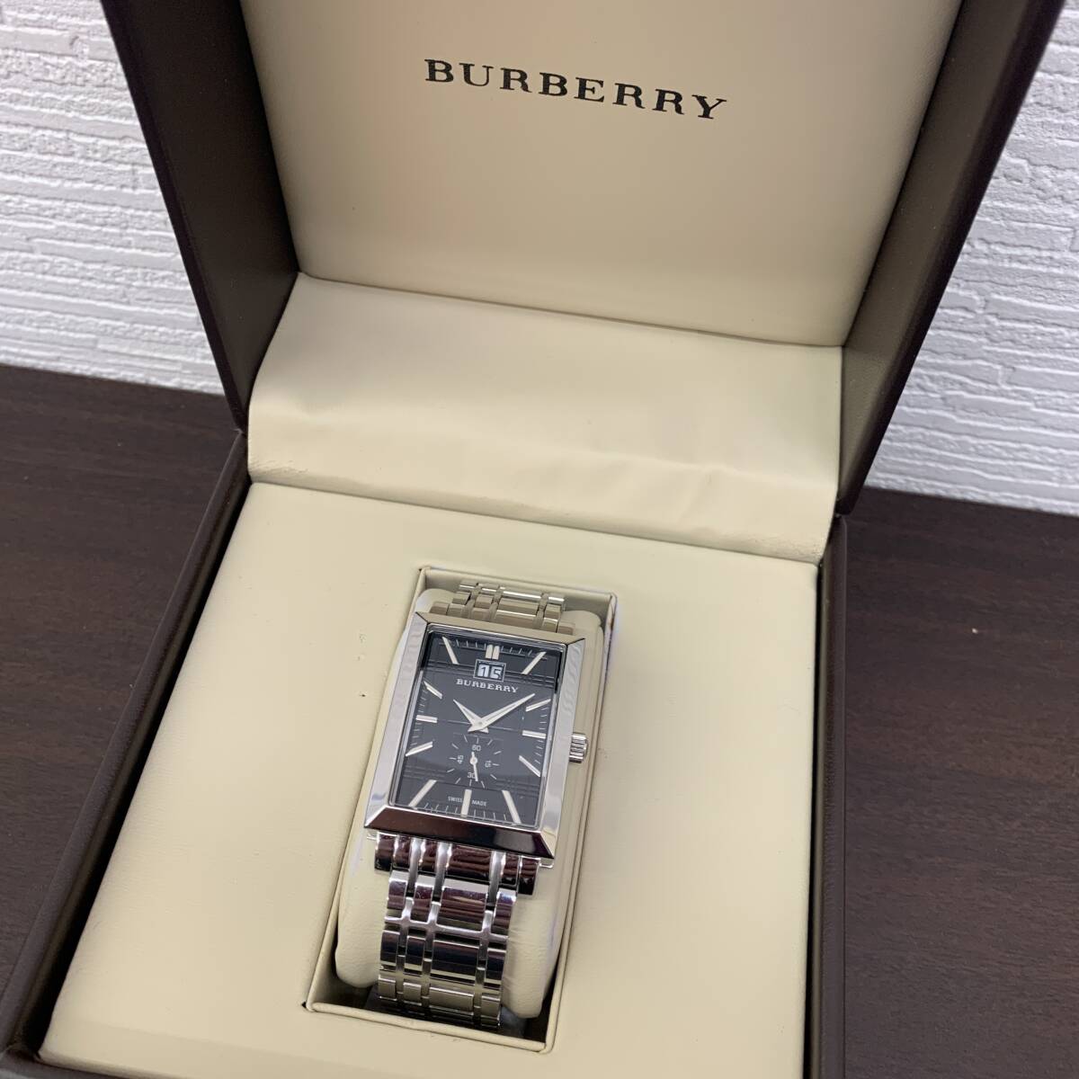 【稼働品】BURBERRY BU1320 / メンズ 腕時計 3針 文字盤 ブラック バーバリー ウォッチ シルバー 箱付き クォーツ クオーツ_画像1