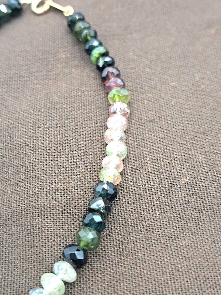 y32【 K18 1円スタート 】美品 カラーストーンネックレス 留め具 K18 約19.2g_画像3