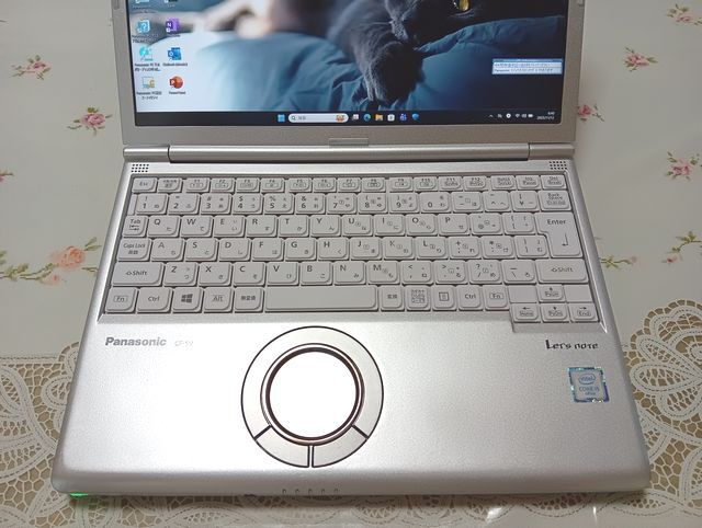 ★工場出荷状態+ほぼ美品+Windows11+アプリ★ Panasonic Let's note CF-SV8 Core i5/8GB/SSD256GB/Windows11 Pro/Office2024 NO.1102_画像2