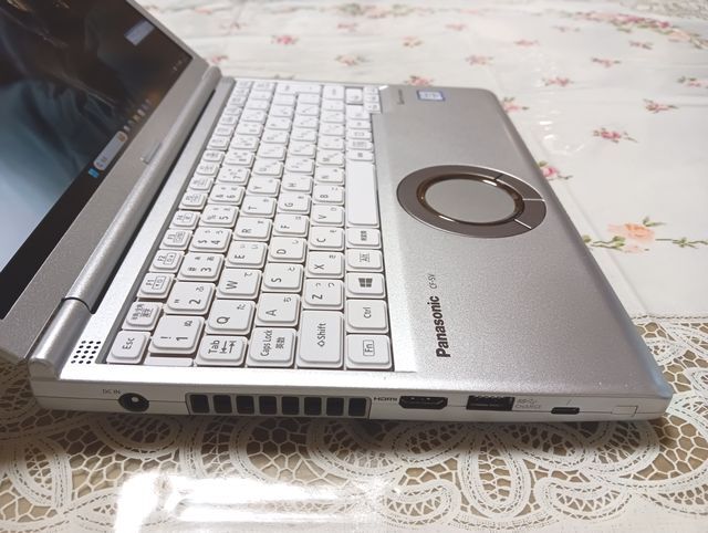 ★工場出荷状態+ほぼ美品+Windows11+アプリ★ Panasonic Let's note CF-SV8 Core i5/8GB/SSD256GB/Windows11 Pro/Office2024 NO.1102_画像4