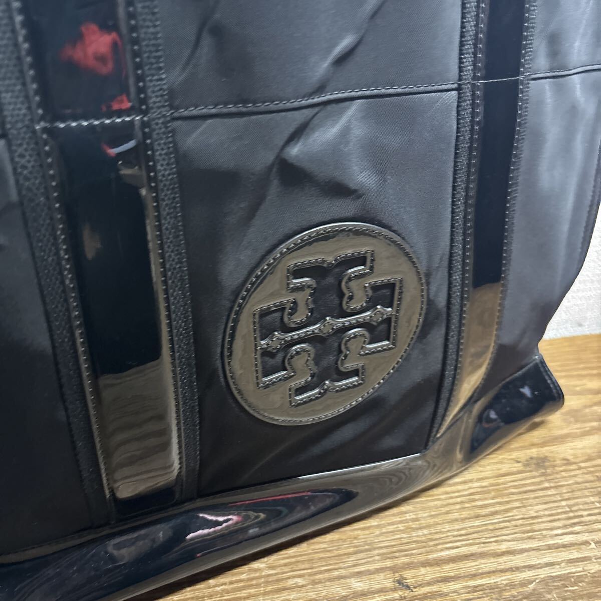 UTN72 TORY BURCH トリーバーチ エナメル トートバッグ ハンドバッグ カバン ブラック_画像5