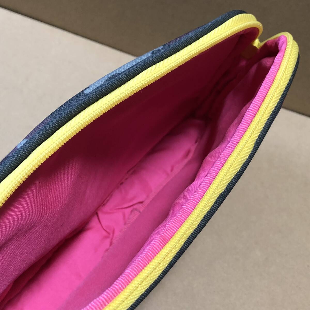 浜崎あゆみ　15th Anniversary TOUR ～A BEST LIVE～　ポーチ　迷彩柄　イエロー　★★★ 送料込み ★★★　入手困難　超レア　アユ_画像3