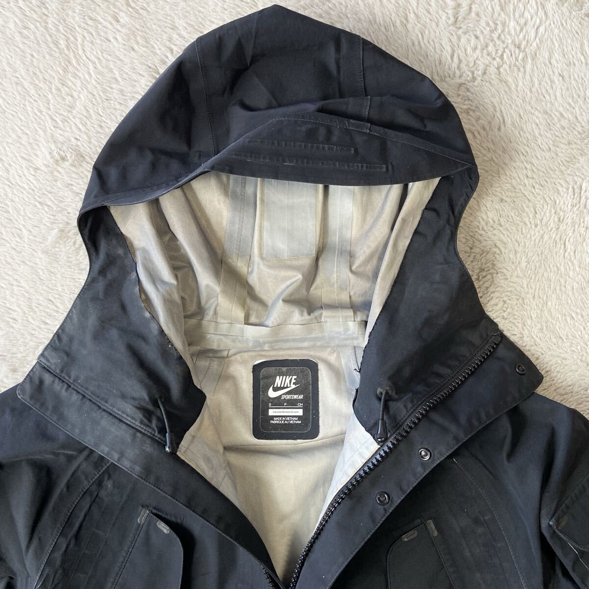 GORE-TEX搭載!【NIKE ナイキ/SPORT WEAR】高級オリジナルマウンテンパーカー!ブラック/サイズS/衝撃プライス!撥水防水加工★11.28_画像3