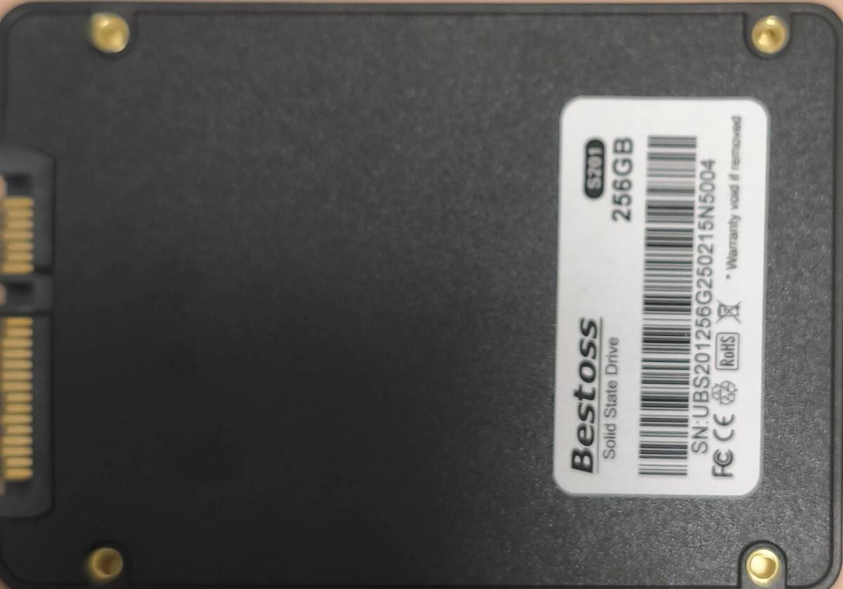 新品同様 SSD SATA 2.5インチ 256GB　7ｍｍ　中古　SATA ノートパソコン用 エラーなし　Bestoss S201 正常 エラーなし _画像1