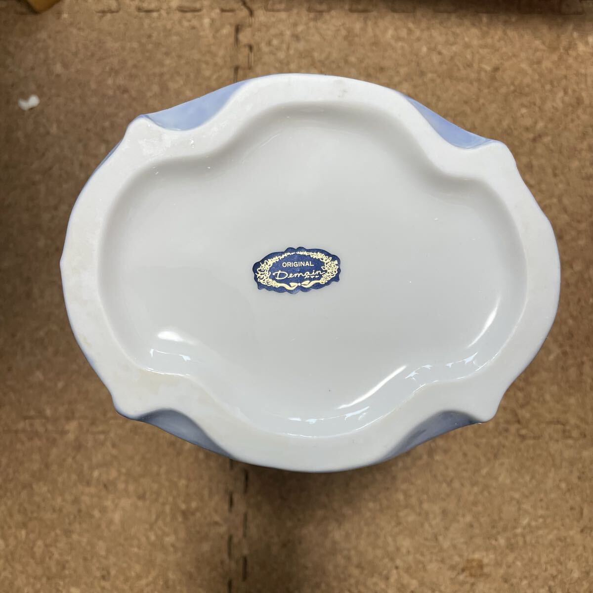 Demain 陶器 ピッチャー 花瓶 花器 レリーフ装飾 デコレーション 美品 ドマン イタリア製 フラワーベース 高さ 約26.0cm 置物インテリア_画像4