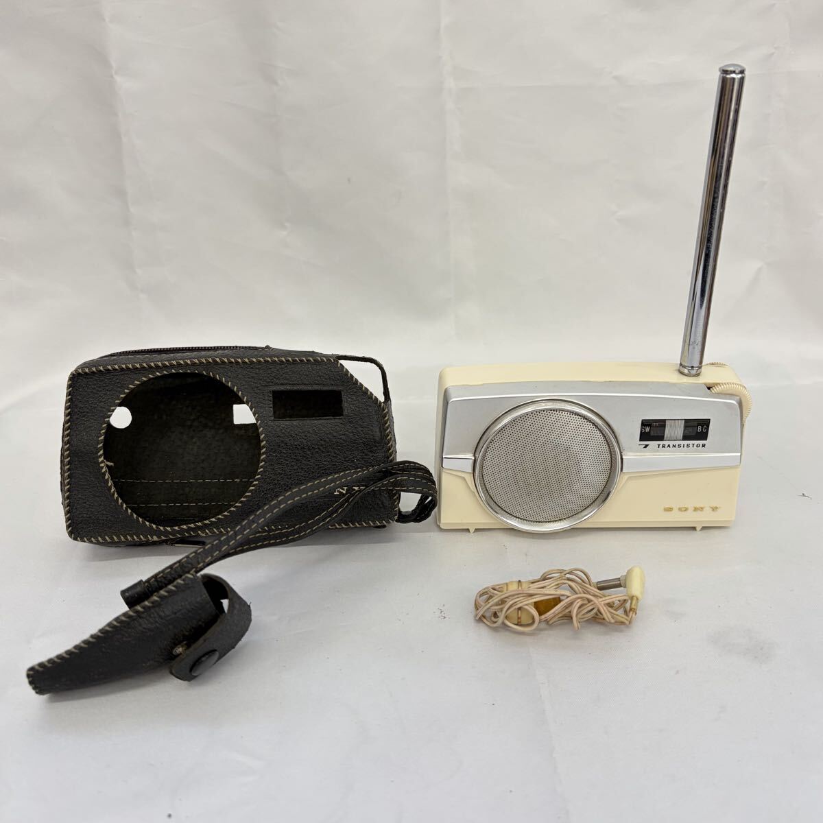 [1121M4]SONY Sony CORP 7TRANSISTOR транзистор радио TR-725 белый Showa Retro подлинная вещь retro коллекция электризация не проверка 0002