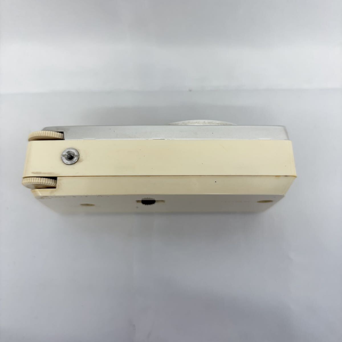 [1121M4]SONY Sony CORP 7TRANSISTOR транзистор радио TR-725 белый Showa Retro подлинная вещь retro коллекция электризация не проверка 0002