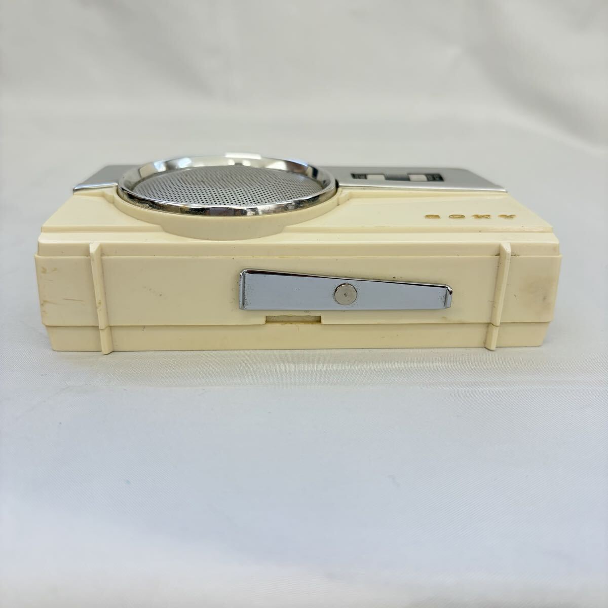 [1121M4]SONY Sony CORP 7TRANSISTOR транзистор радио TR-725 белый Showa Retro подлинная вещь retro коллекция электризация не проверка 0002