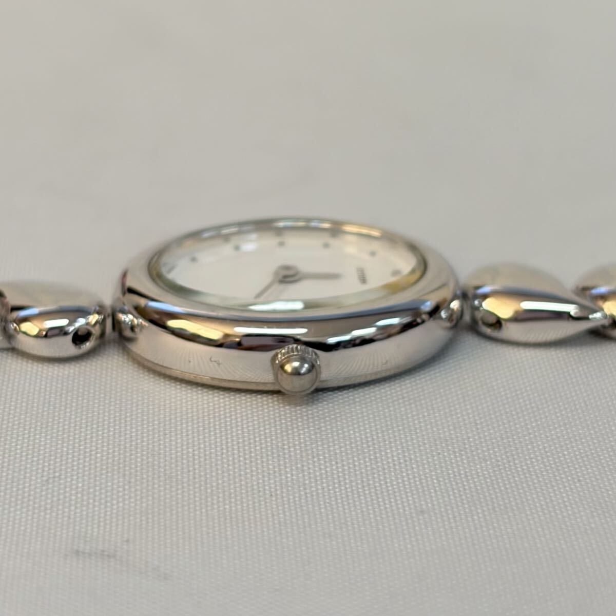 【1121M25】CITIZEN シチズン ラウンド シルバー 2200-226585 クォーツ レディース 腕時計 不動品_画像3