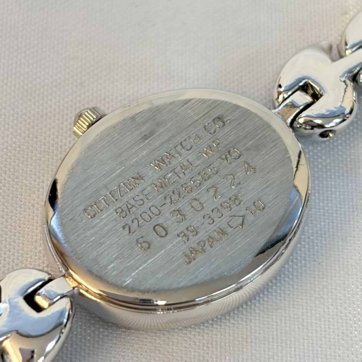 【1121M25】CITIZEN シチズン ラウンド シルバー 2200-226585 クォーツ レディース 腕時計 不動品_画像4