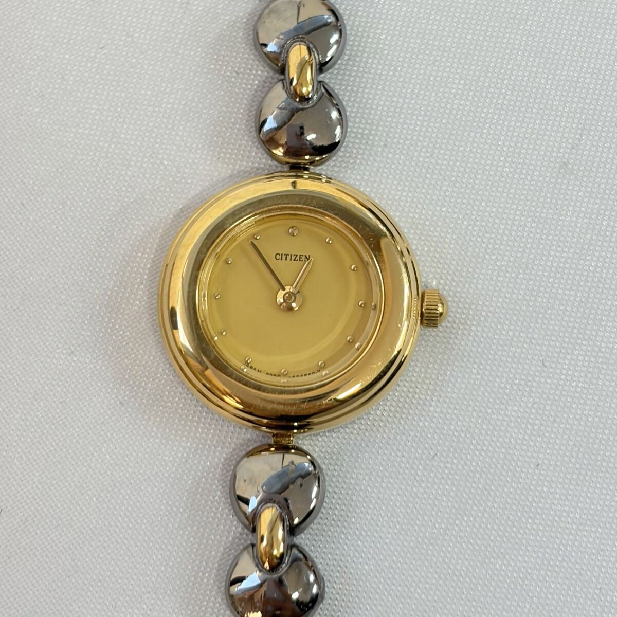 【1121M26】CITIZEN シチズン 2200-226631 ゴールド ラウンド ゴールド文字盤 2針 ブレスレットウォッチ レディース クォーツ 腕時計不動品_画像3