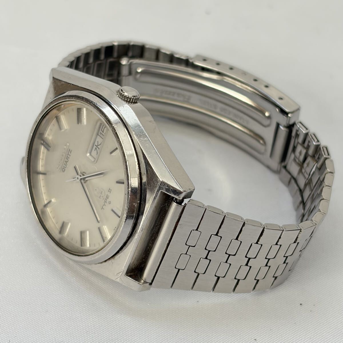 【1122M1】SEIKO セイコー TYPEⅡ 7546-7060 QZ クォーツ デイデイト シルバーカラー 3針 ラウンド メンズ腕時計 不動品_画像8