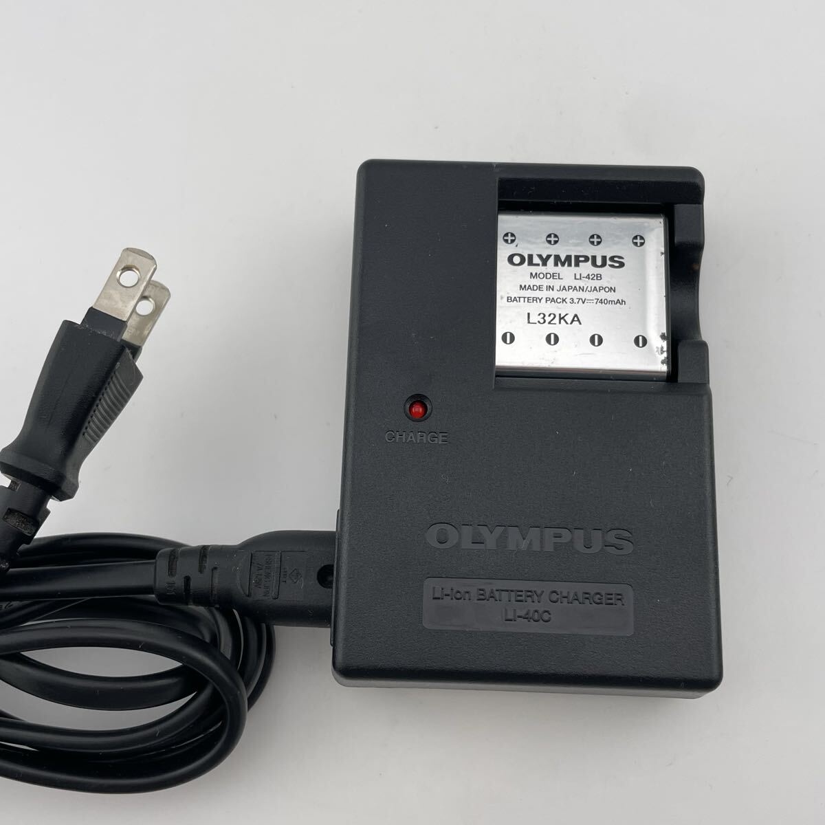 C/2個セット【動作確認済】送料無料　返金保証　中古　 純正 オリンパス　バッテリー　LI-42B 充電器　LI-40C OLYMPUS 満充電後計測　4.18V_画像1