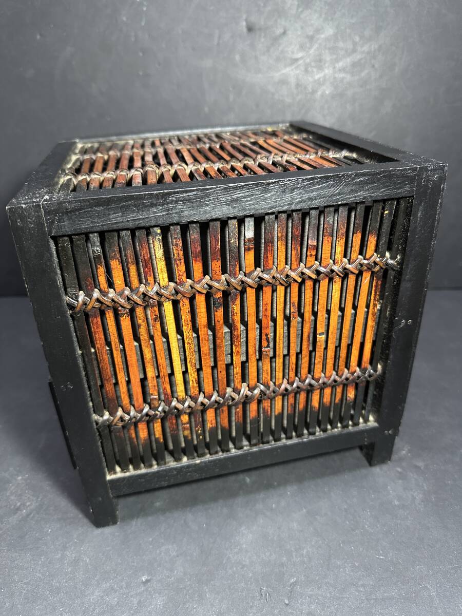 ★コレクター必見！！ 当時物 現状品 アジアン 竹 木製 二段 小箪笥 茶色 インテリア ビンテージ レトロ 小物入れ 小家具 収納 KZ929_画像4