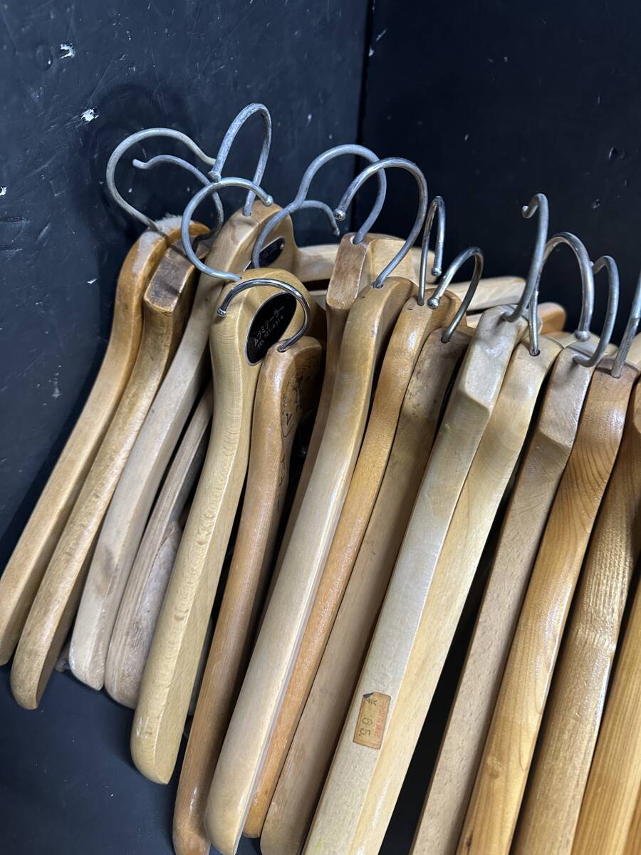★コレクター必見!! ビンテージ 木製 ハンガー 計50本 まとめ売り セット パンツ ブラウン インテリア 洋服掛け スーツ レトロ IK117_画像5