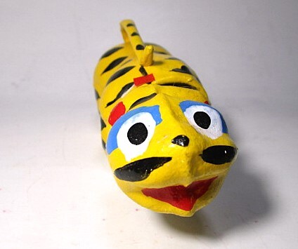 稀少 未使用★虎 張り子 寅 トラ 首振り張子 張子 とら 福トラ 信貴山張子 郷土玩具 伝統工芸品 縁起物 長さ11.8cm★博多張子虎 大阪張子_画像3