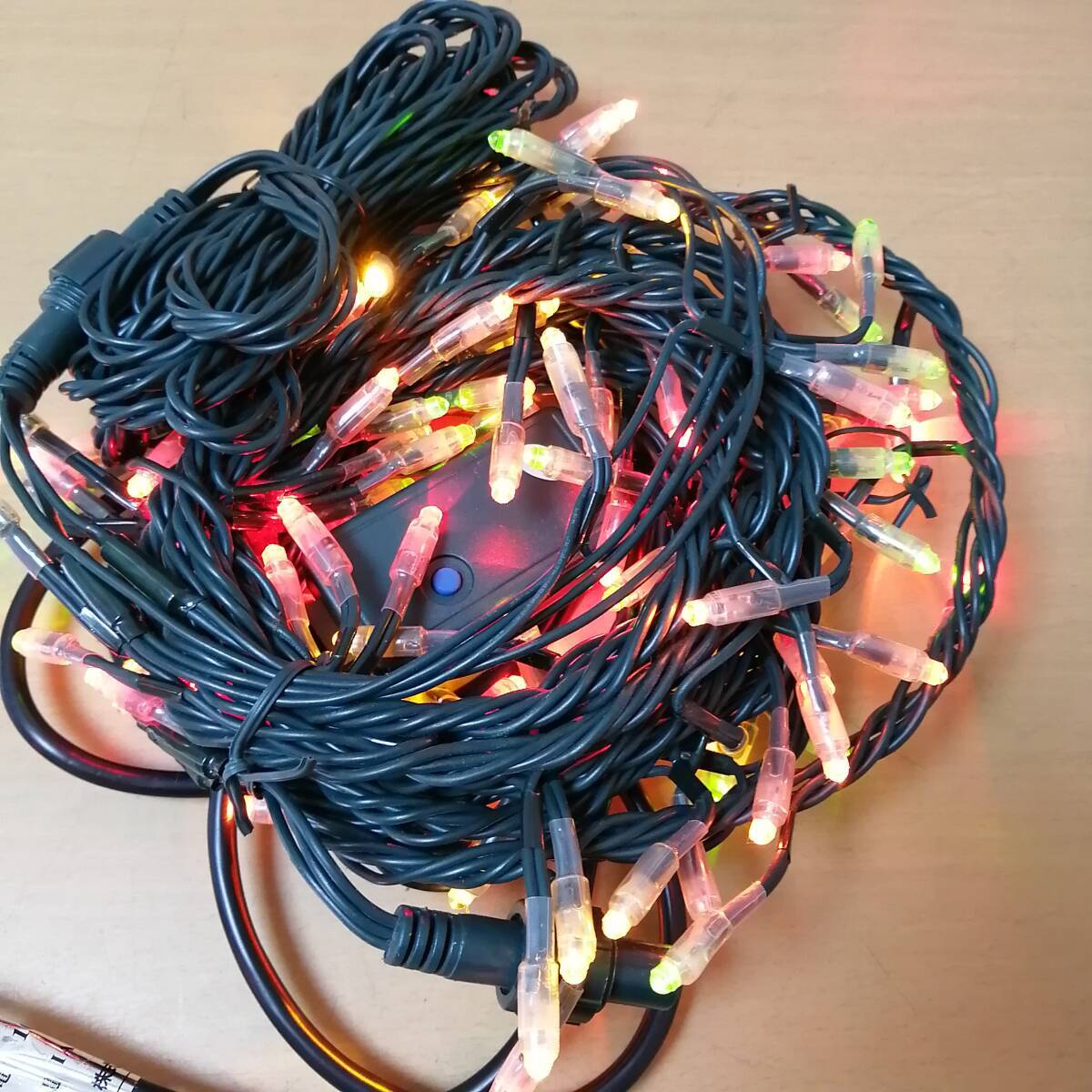 ●25102322　LED STARDUST LED-S100MD 100球 防雨構造 屋外対応 赤黄青緑 8パターン 5m(全長11.5m) イルミネーション 飾り付け クリスマス_画像4