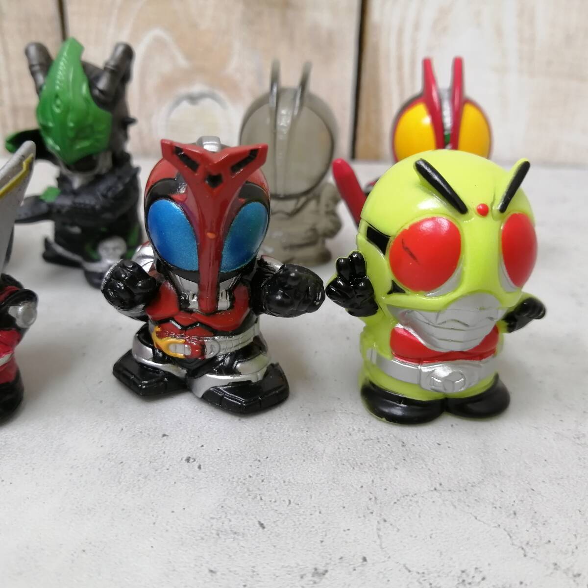 〇25111913 仮面ライダー 指人形 11個セット 仮面ライダーキッズ ソフビ人形 いろいろ まとめて_画像4