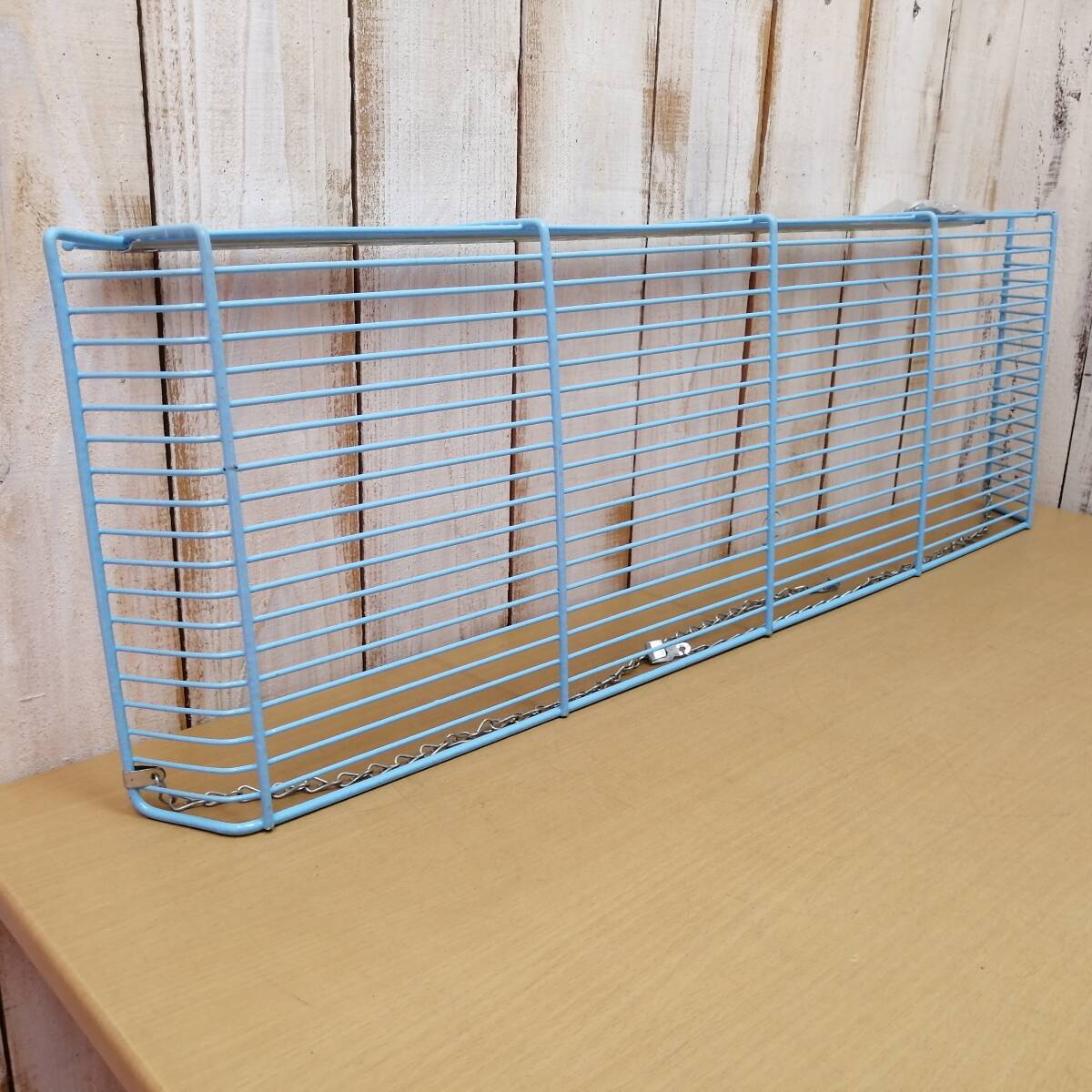〇25112109v　【未使用】 昭和レトロ　ポリサロン棚　キッチン　壁掛け　吊りシェルフ　水色　ワイヤーラック　幅約79.5cm　当時物_画像10