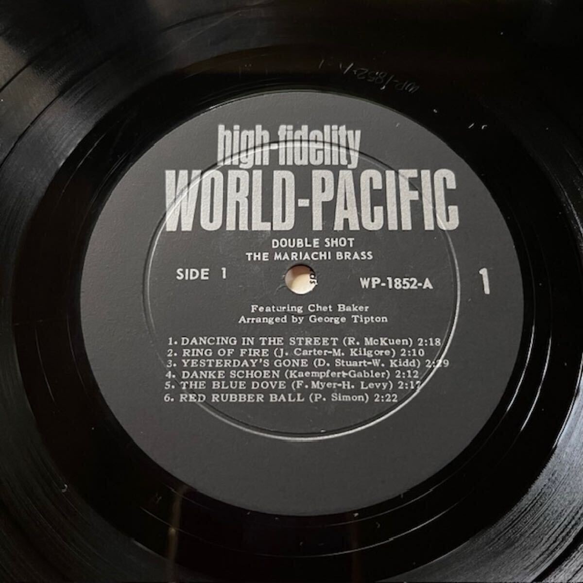 ●チェット・ベイカー！美女ジャケ！US ORIG. DG MONO SLEEVE / WORLD PACIFIC / THE MARIACHI BRASS FEATURING CHET BAKER『DOUBLE SHOT』_画像3