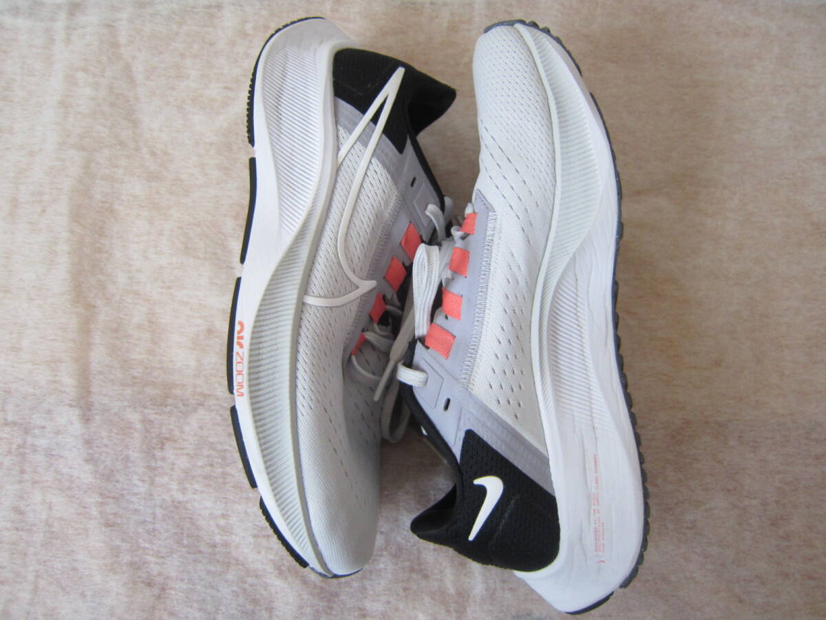 NIKE WMNS AIR ZOOM PEGASUS 38（ナイキ ウィメンズ エアズームペガサス 38）[CW7358 500]　灰/黒/白　wm24.5㎝ US7.5　 2022年製　ok2510D_画像3