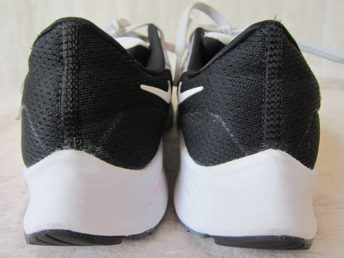 NIKE WMNS AIR ZOOM PEGASUS 38（ナイキ ウィメンズ エアズームペガサス 38）[CW7358 500]　灰/黒/白　wm24.5㎝ US7.5　 2022年製　ok2510D_画像4