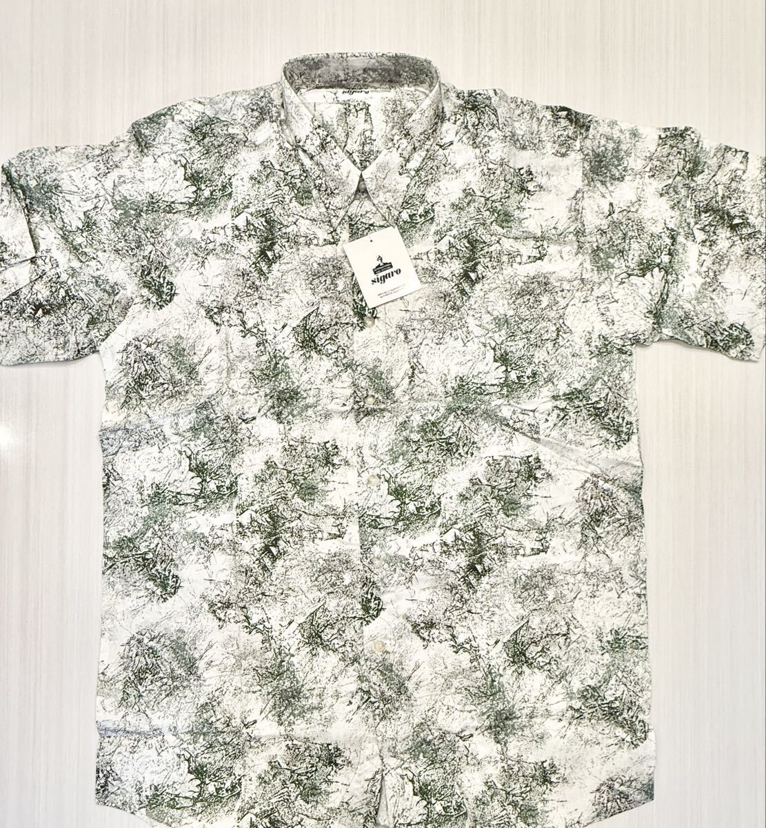 (送料無料)新品未使用品 sigaro シガロ メンズ 半袖シャツ ☆コットン100%☆サイズL身長170~180㎝☆着丈 約83㎝、肩幅 約49㎝、身幅 約56㎝_画像2