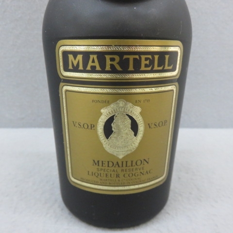 RKO504*MARTELL VSOP MEDAILLON Martell VSOPme большой yon700ml 40% 4/23*A