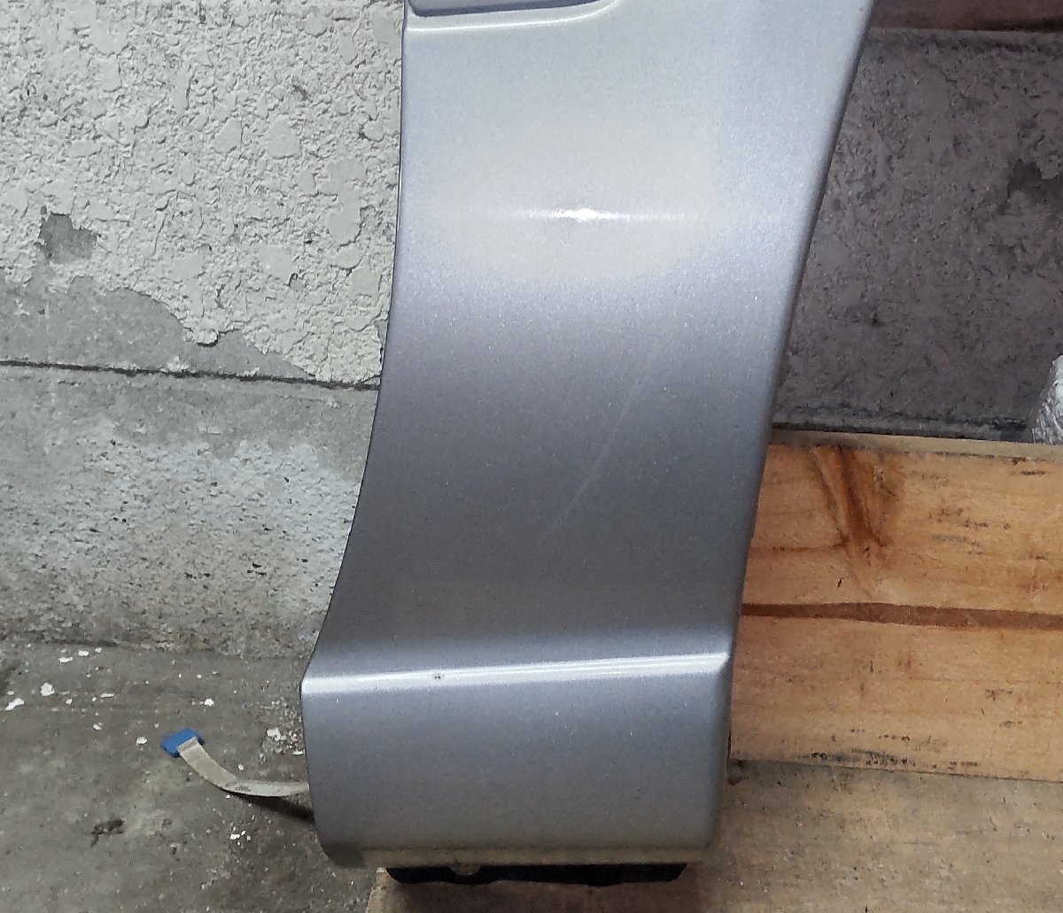 右 フェンダー 日産 アベニール SALUT/X PW11 H12/2 9066 0001 KR4 63100-WA000 中古 15002244_画像9