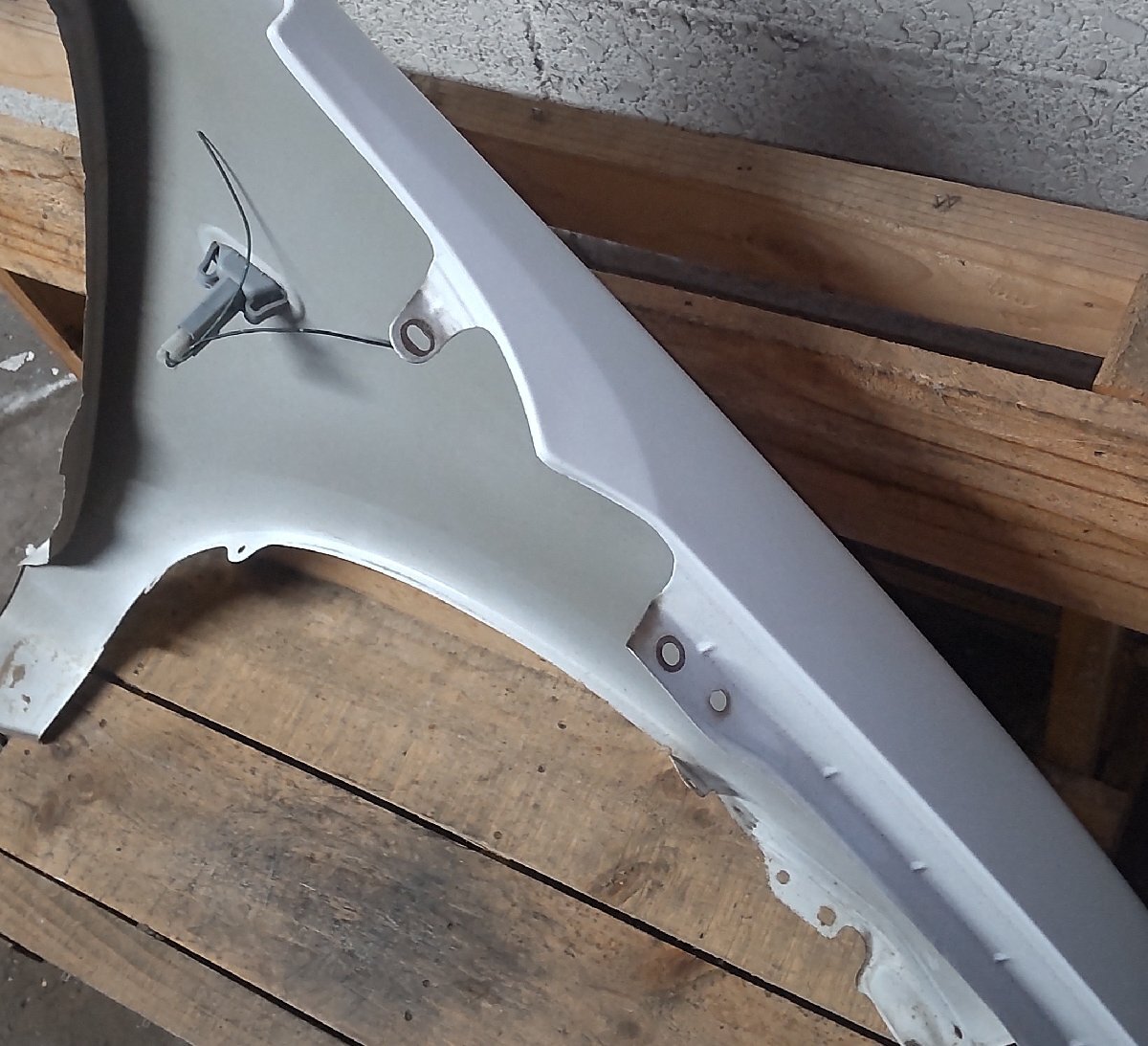 左 フェンダー マツダ AZワゴン MD21S H12/6 9205 0155 26U UG スペリアホワイト 1A00-52-210 中古_画像9