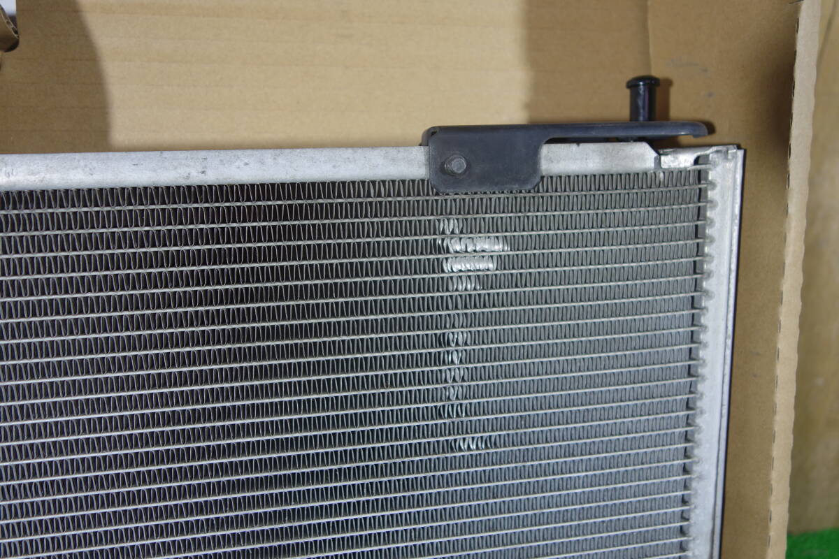 21312　ZRR70 ヴォクシー / ノア 純正 コンデンサー　圧漏れなし_画像4