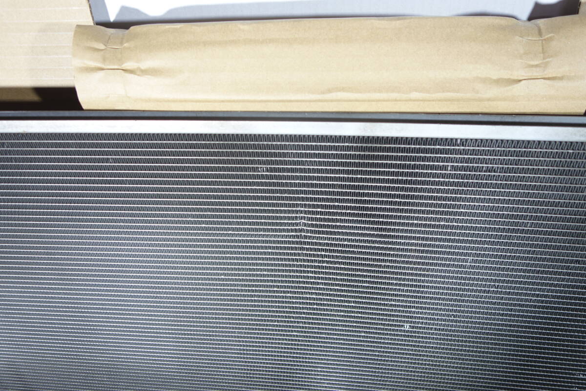 21312　ZRR70 ヴォクシー / ノア 純正 コンデンサー　圧漏れなし_画像3