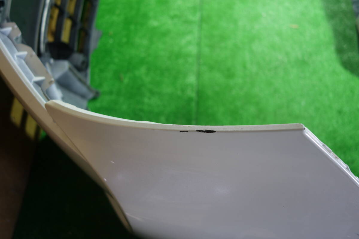 21390 ACR50W 後期 4型(最終型) エスティマ フロントバンパー ロアグリル付き 070 パール 52119-28K30_画像8