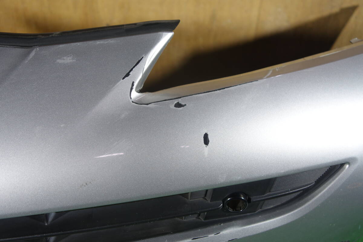 21395 ZVW51 (後期) プリウス フロントバンパー +上下グリル 1F7 シルバー 52119-47740_画像3