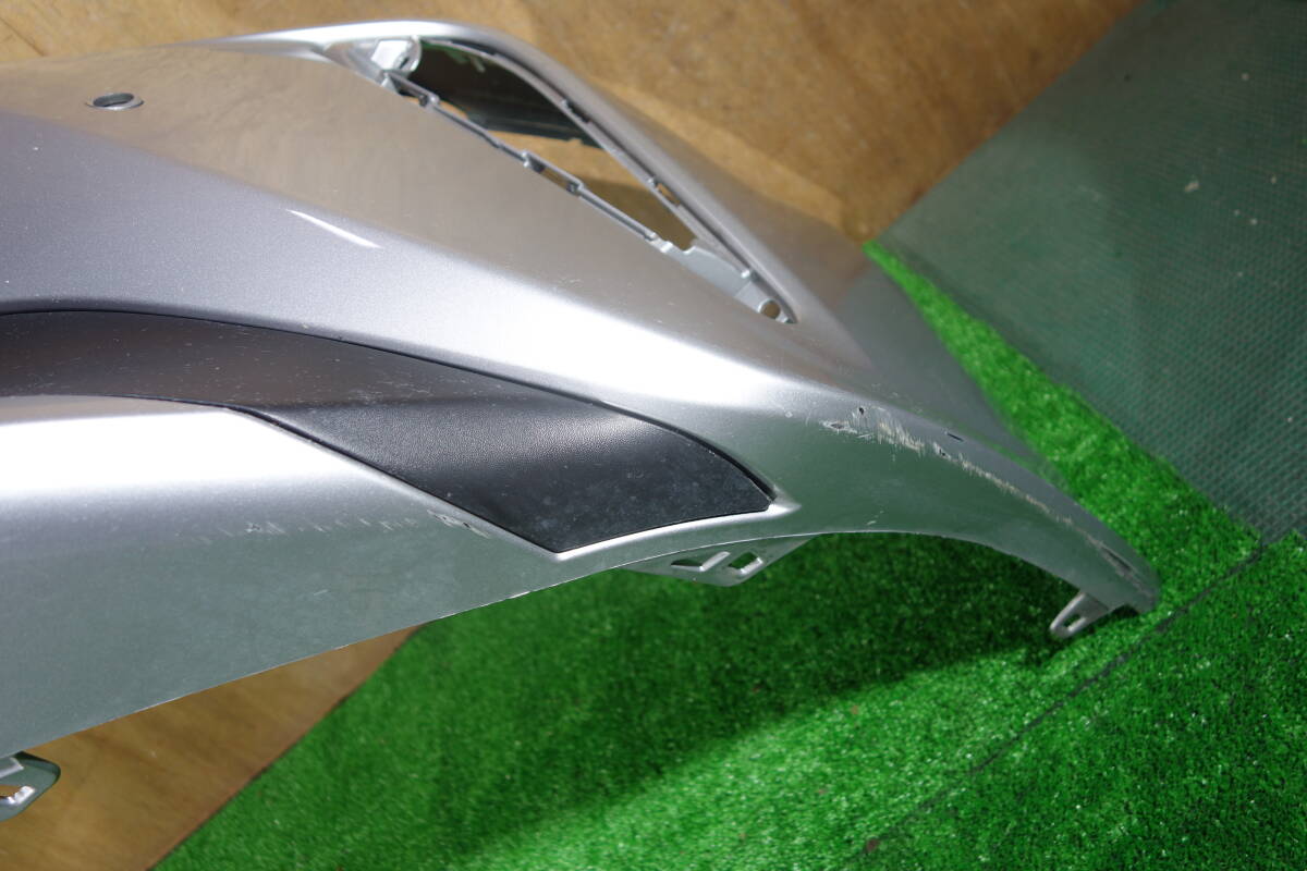 21395 ZVW51 (後期) プリウス フロントバンパー +上下グリル 1F7 シルバー 52119-47740_画像8