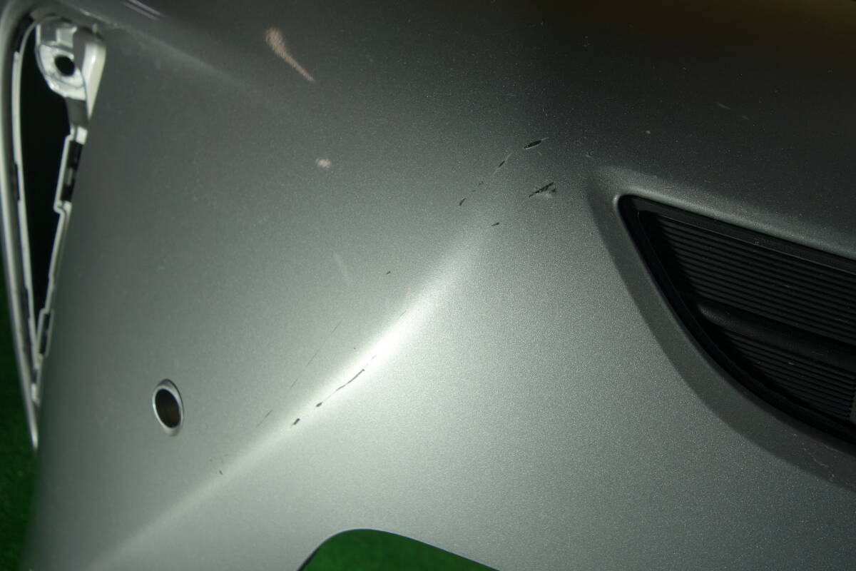 21395 ZVW51 (後期) プリウス フロントバンパー +上下グリル 1F7 シルバー 52119-47740_画像7