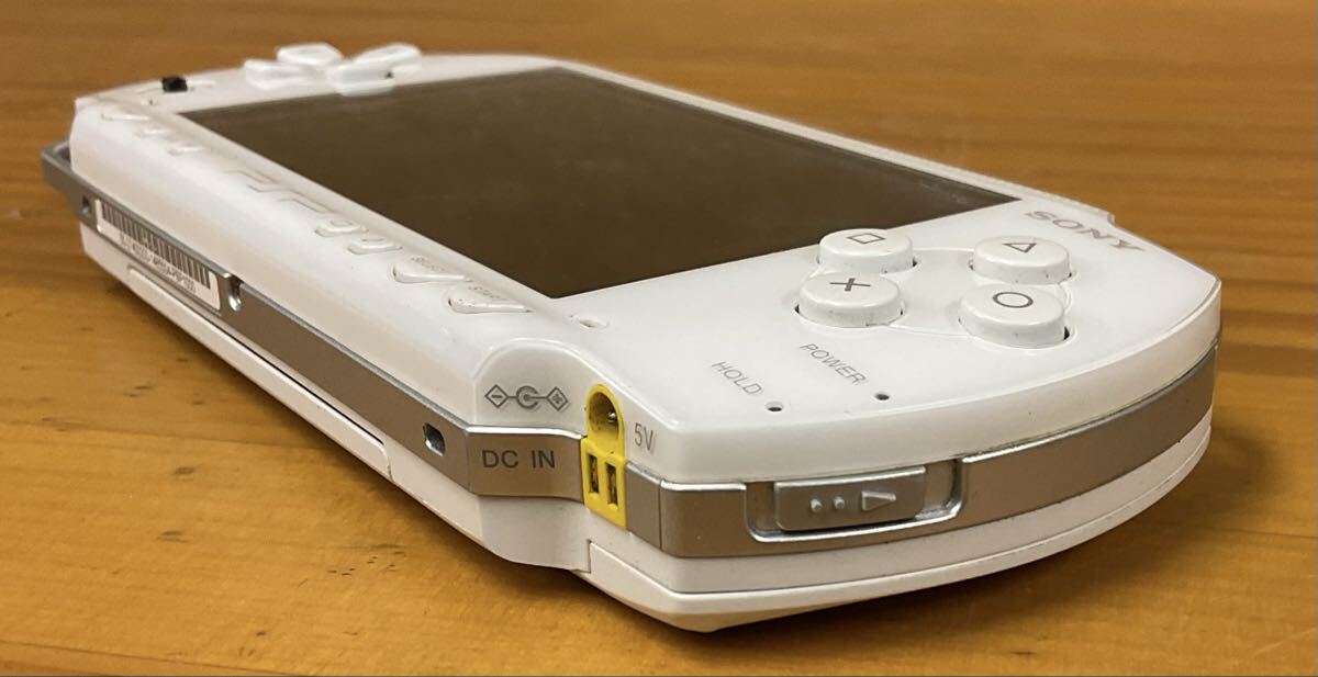 SONY PSP-1000 ホワイト 本体のみ バッテリーなし プレイ ステーション ポータブル ソニー ゲーム機 _画像7