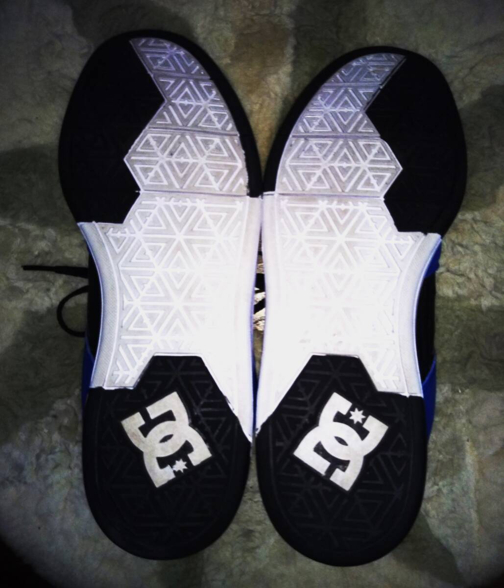 即決・送料込み★DC SHOES DCシューズ★良品・ローカットスニーカー ADYS400081★紺ｘ黒 US7(25cm)_画像8