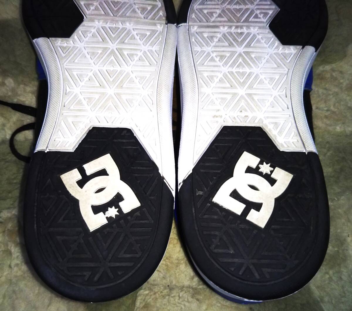 即決・送料込み★DC SHOES DCシューズ★良品・ローカットスニーカー ADYS400081★紺ｘ黒 US7(25cm)_画像9