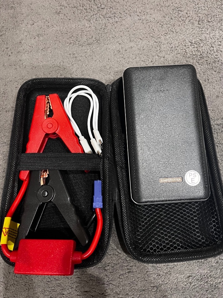 1円 ジャンプスターター 30000mAh 12ボルトポータブルリチウム 緊急ライト モバイルバッテリー 最大5リッターガソリン 安全保護機能_画像2