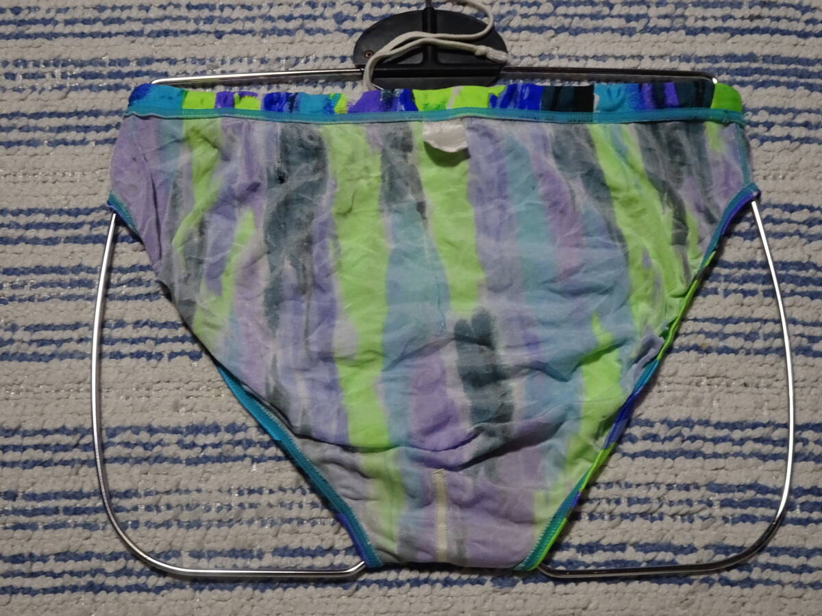 204　際どいＶカットスイムビキニパンツ　クタパン素材　ストライプ　SizeＭ　中古_画像6