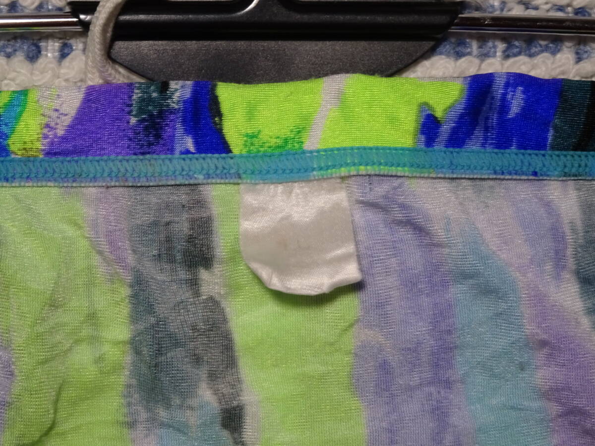 204　際どいＶカットスイムビキニパンツ　クタパン素材　ストライプ　SizeＭ　中古_画像7