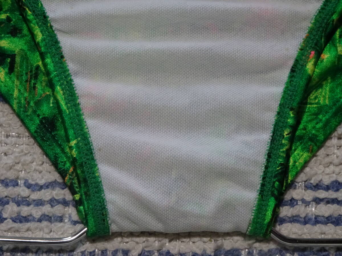 473　Ｌ　Ocean Pacificオーシャンパシフィック　際どいVカットデザインのスイムビキニパンツ 　SizeＬ　グリーン系の柄　中古_画像6