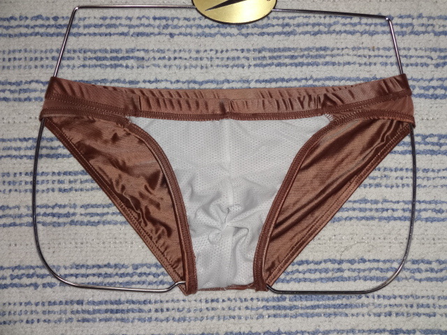 422 M プレミアム光沢素材 ビキニブリーフ SizeM ライトブラウン クロッチホワイトメッシュ加工 新品未使用_画像3