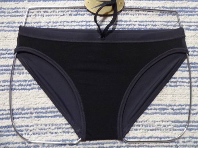 481　M　ＴＹＲブランド　ベイシックカラーのスイムビキニパンツ　SizeＭ　グレー　美品中古　_画像4